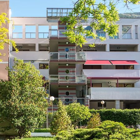 Piazzi House Aparthotel Sondrio Bagian luar foto