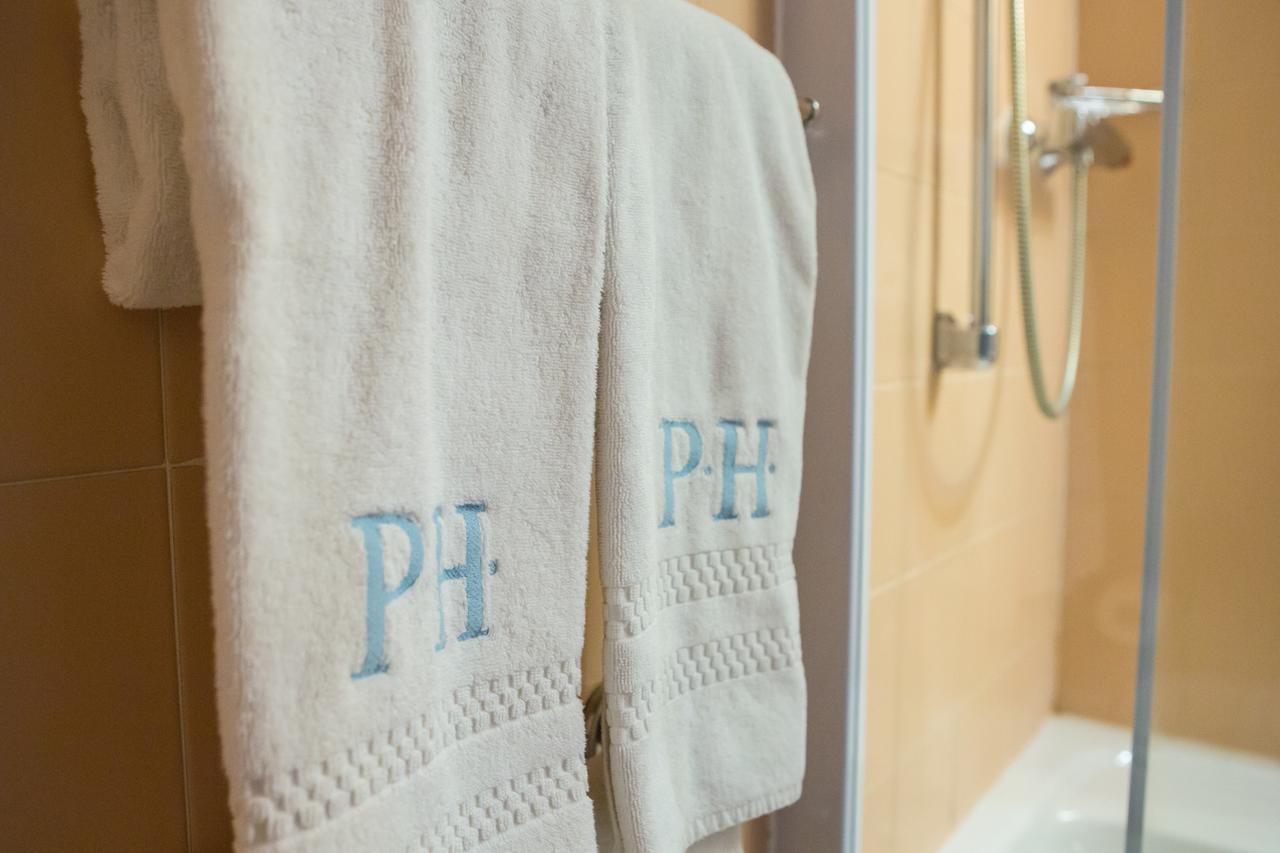 Piazzi House Aparthotel Sondrio Bagian luar foto