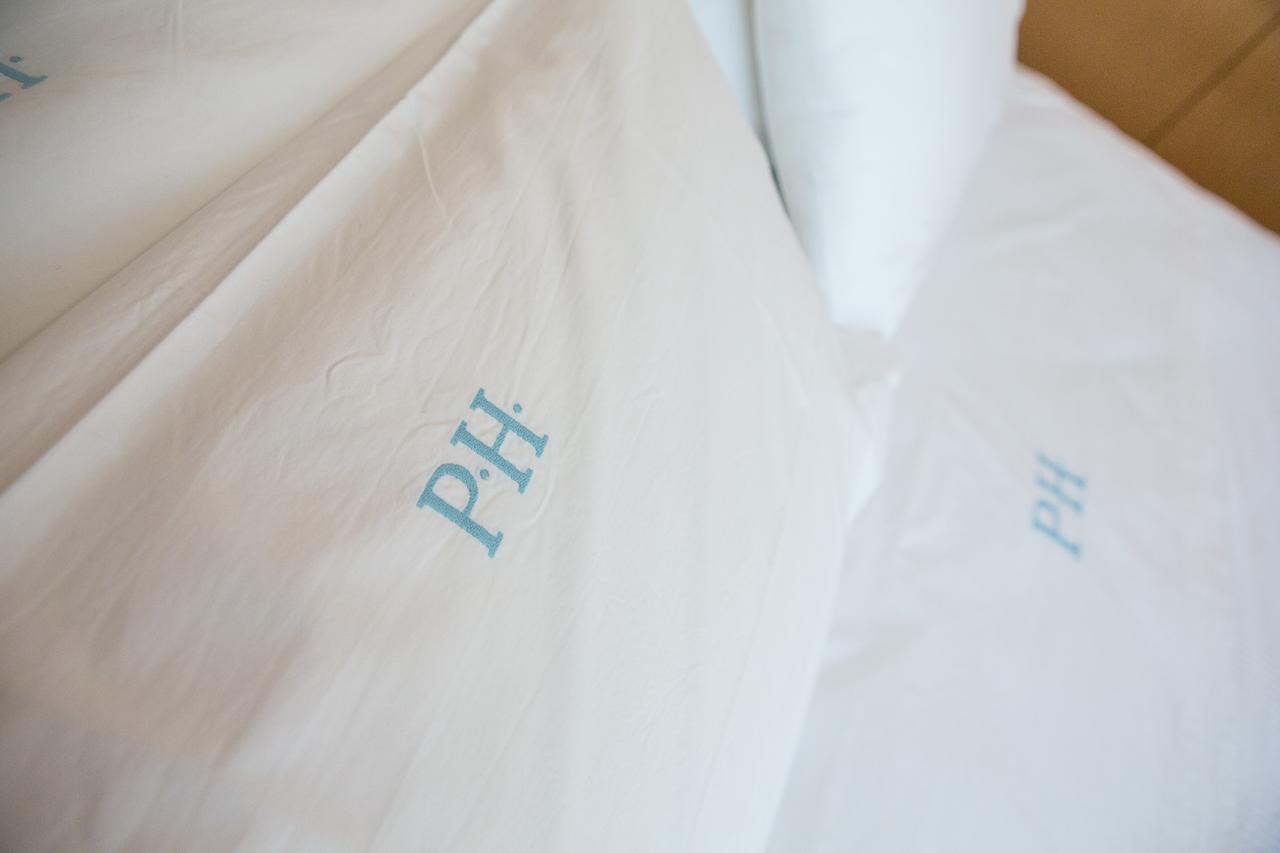 Piazzi House Aparthotel Sondrio Bagian luar foto