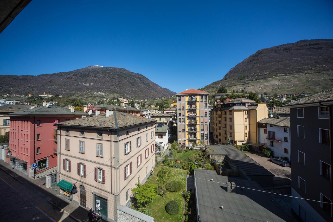 Piazzi House Aparthotel Sondrio Bagian luar foto