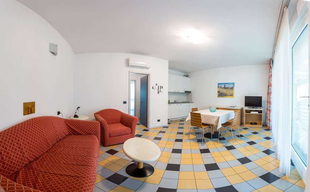 Piazzi House Aparthotel Sondrio Ruang foto