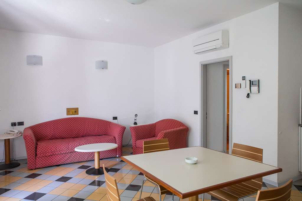 Piazzi House Aparthotel Sondrio Ruang foto